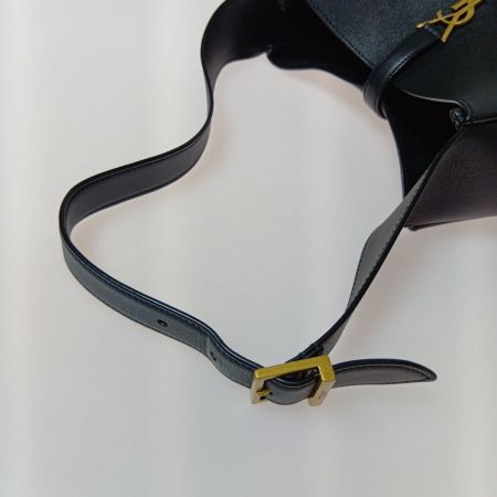  SAINT LAURENT(Yves Saint Laurent) ショルダーバッグ LE5A7ソフト 713938.0924 ブラック