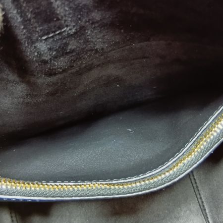  SAINT LAURENT(Yves Saint Laurent) ショルダーバッグ LE5A7ソフト 713938.0924 ブラック