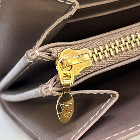  LOUIS VUITTON ルイヴィトン ヴェルニ ポルトフォイユ サラ 　箱・布袋付  M91764