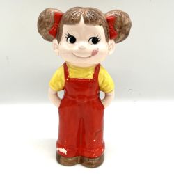 ◎◎  不二家ペコちゃん貯金箱 陶器製 昭和レトロ 赤いオーバーオール Cランク