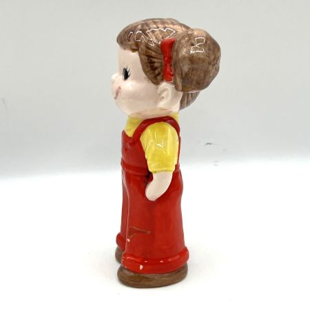   不二家ペコちゃん貯金箱 陶器製 昭和レトロ 赤いオーバーオール