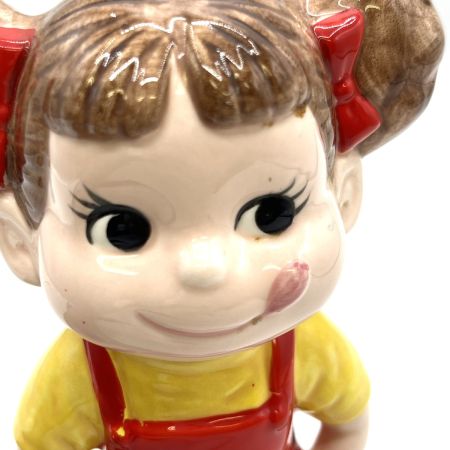   不二家ペコちゃん貯金箱 陶器製 昭和レトロ 赤いオーバーオール