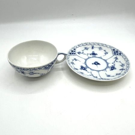  ROYAL COPENHAGEN ロイヤル・コペンハーゲン ブルーフルーテッド　ハーフレース　ティーカップ＆ソーサー