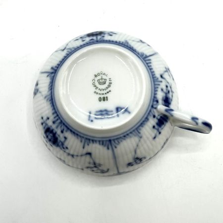  ROYAL COPENHAGEN ロイヤル・コペンハーゲン ブルーフルーテッド　ハーフレース　ティーカップ＆ソーサー
