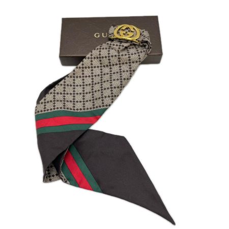  GUCCI グッチ シルク　チャームスカーフ　箱付き