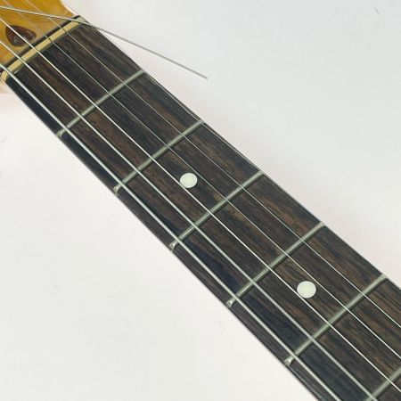  FENDER フェンダ Squier Stratocaster ストラトキャスター エレキギター バックパネル欠品 動作未確認 ジャンク