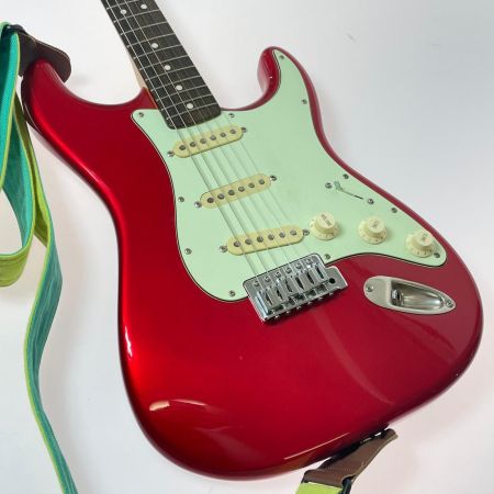  FENDER フェンダ Squier Stratocaster ストラトキャスター エレキギター バックパネル欠品 動作未確認 ジャンク