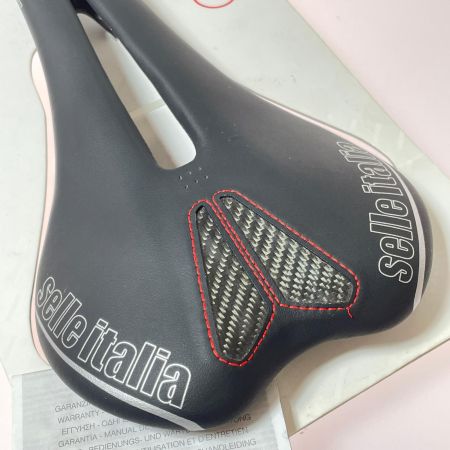  Selle Italia SLR KIT CARBONIO FLOW ロードバイク用サドル 135g