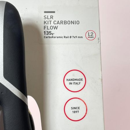  Selle Italia SLR KIT CARBONIO FLOW ロードバイク用サドル 135g