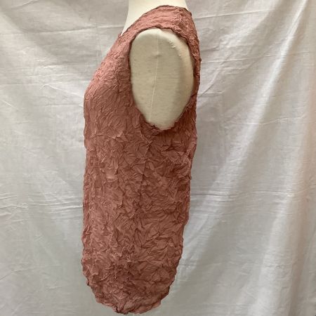  ISSEY MIYAKE イッセイミヤケ レディース シワ加工 メレンゲ ノースリーブカットソー SIZE M IM82-JJ501 ピンク