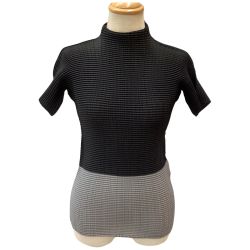 ♪♪ ISSEY MIYAKE イッセイミヤケ ワッフル カットソー SIZE 2  IM42FJ254 ブラック×グレー Bランク