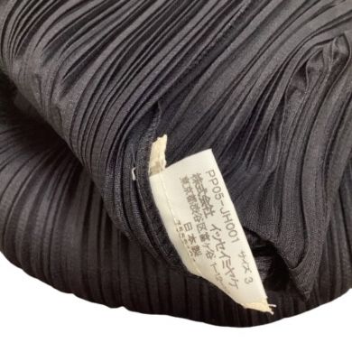 中古】 ISSEY MIYAKE イッセイミヤケ PLEATS PLEASE ノースリーブ ...