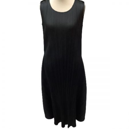  ISSEY MIYAKE イッセイミヤケ PLATS PLEASE ワンピース 変形 後ろボタン  PP53-JH557 ブラック