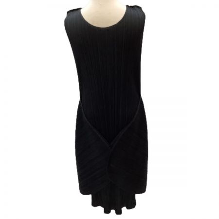  ISSEY MIYAKE イッセイミヤケ PLATS PLEASE ワンピース 変形 後ろボタン  PP53-JH557 ブラック