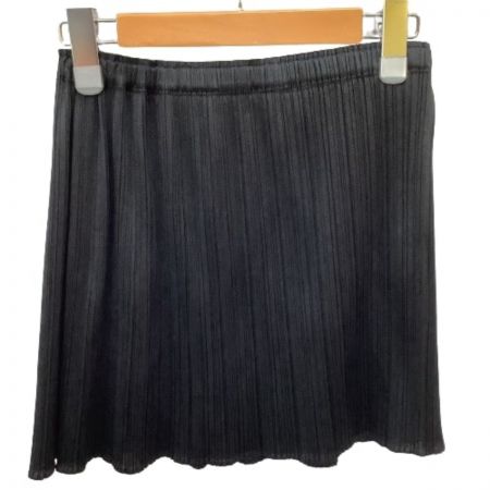  ISSEY MIYAKE イッセイミヤケ PLATS PLEASE ミニスカート  PP55-JG107 ブラック
