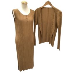 ♪♪ ISSEY MIYAKE イッセイミヤケ PLATS PLEASE セットアップ ワンピース カーディガン  SIZE 3 ブラウン Bランク