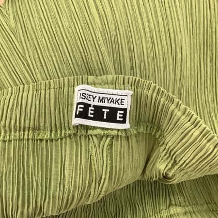  ISSEY MIYAKE FETE イッセイミヤケ パンツ プリーツ  黄緑