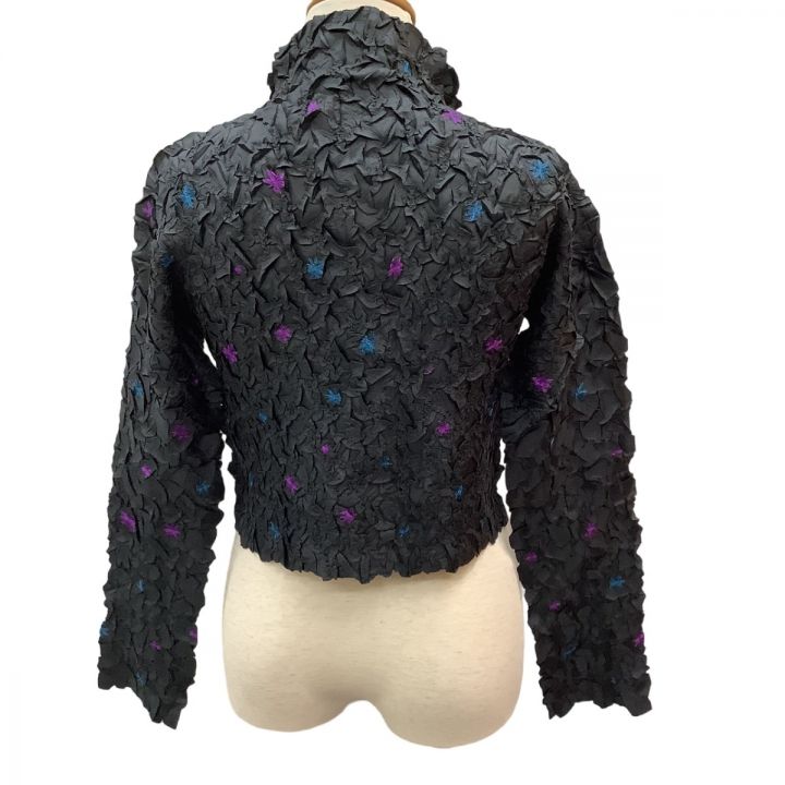 イッセイミヤケ　マルチカラーチェック柄半袖カーディガン　サイズ2 ISSEY MIYAKE イッセイミヤケ シワ加工 花柄 カーディガン SIZE 2