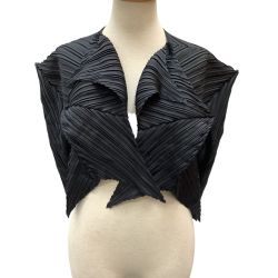 ♪♪ ISSEY MIYAKE イッセイミヤケ 変形 プリーツ PLEATA カーディガン SIZE 3 IM03FD757 ブラック Bランク