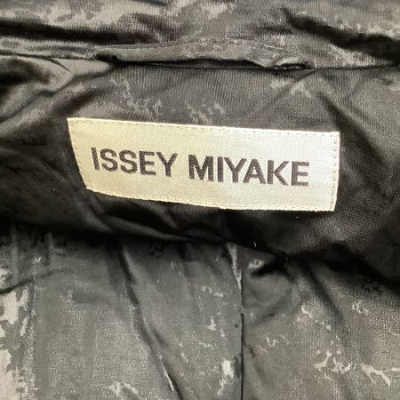  ISSEY MIYAKE イッセイミヤケ ダウンコート SIZE 3 ダウン90％  IM03FA524 ブラック