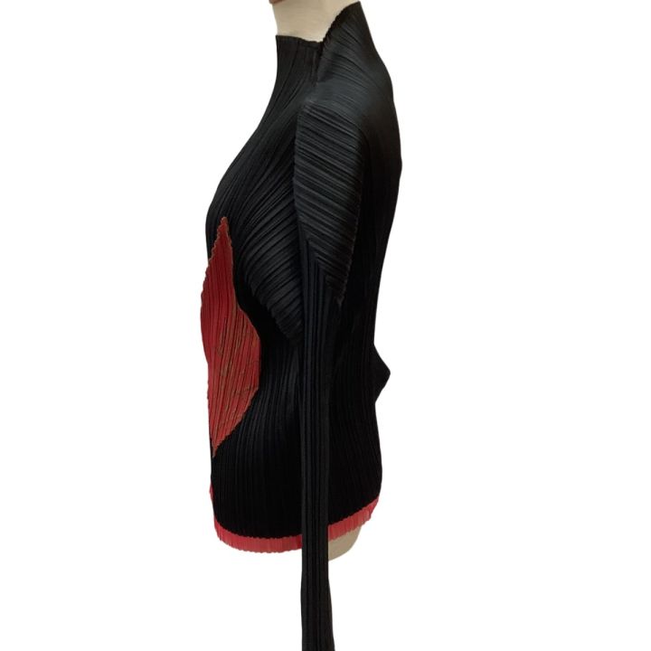 【美品】イッセイミヤケ プリーツプリーズ 葉っぱ カットソー ISSEY MIYAKE イッセイミヤケ PLEATS PLEASE カットソー 葉っぱ柄 SIZE