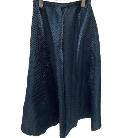  ISSEY MIYAKE FETE イッセイミヤケ 変形 スカート 光沢 SIZE 2 IF84FG706 ネイビー