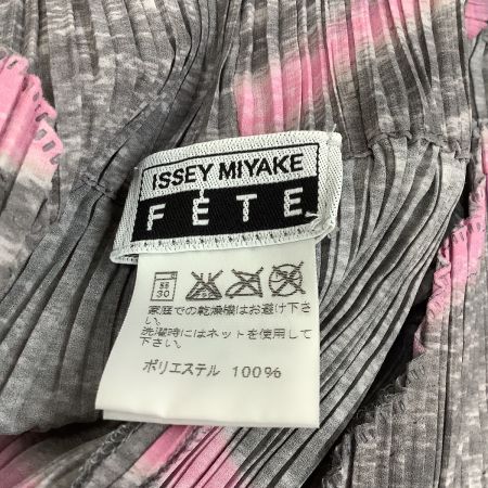 ISSEY MIYAKE FETE イッセイミヤケ プリーツ PLEATS 変形カーディガン  IF74FD745 グレー×ピンク