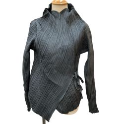 ♪♪ ISSEY MIYAKE FETE イッセイミヤケ プリーツ 変形  カーディガン SIZE 2 IF64FD706 グレー Bランク