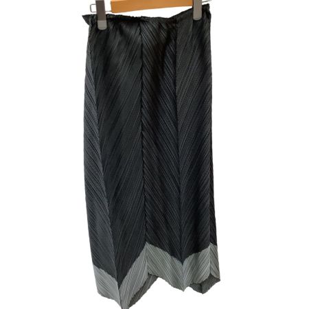 ISSEY MIYAKE FETE A.POC イッセイミヤケ 変形 プリーツ スカート　SIZE 2 IF72FG219 ブラック×グレー