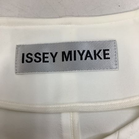 ISSEY MIYAKE イッセイミヤケ ジャケット ブルゾン SIZE 2 IM11FD012 ホワイト