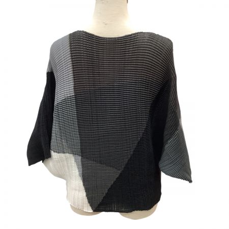  ISSEY MIYAKE イッセイミヤケ 変形 カットソー ワッフル プリーツ SIZE 2 IM52FJ634 ブラック