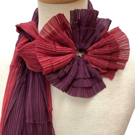  ISSEY MIYAKE イッセイミヤケ PLEATS PLEASE スカーフ PP72-AD341 レッド