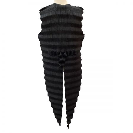  ISSEY MIYAKE イッセイミヤケ 変形 段 プリーツ ベスト SIZE M IM63-FE909 ブラック