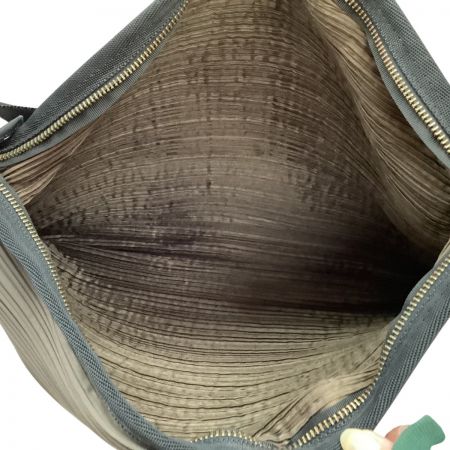  ISSEY MIYAKE イッセイミヤケ PLEATS PLEASE 　レディース ショルダーバッグ  PP92-AG571 ブラウン