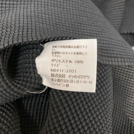 me ISSEY MIYAKE イッセイミヤケ ミー 変形 トゲトゲ カットソー ワッフル プリーツ  MI41FJ201 ブラック