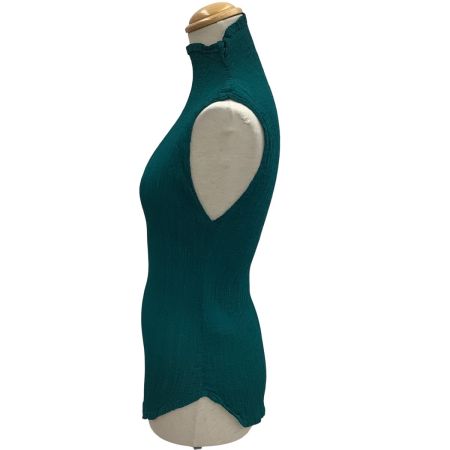 ISSEY MIYAKE me イッセイミヤケミー ノースリーブカットソー  MI93FR227 グリーン