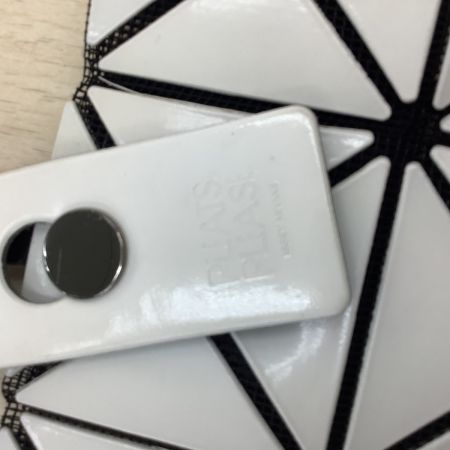 ISSEY MIYAKE イッセイミヤケ PLEATS PLEASE バッグ BAOBAO  ブラック×ホワイト