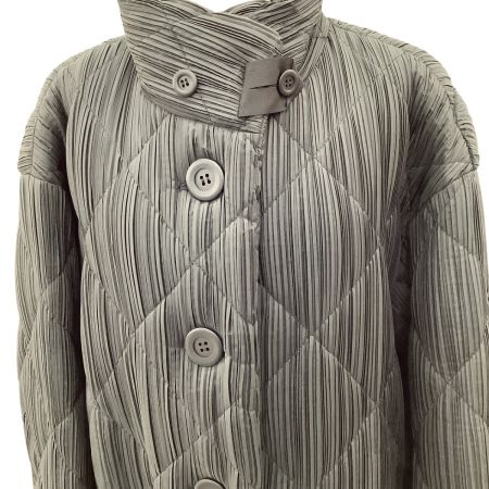ISSEY MIYAKE イッセイミヤケ レディース プリーツ キルティングコート SIZE L IM43-FA109 ブラック