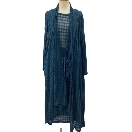 ISSEY MIYAKE イッセイミヤケ レディース セットアップ 3点(カットソー、スカート、カーディガン) SIZE 2 PE81-JJ149 ブルー