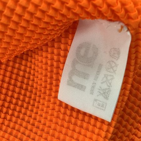 ME ISSEY MIYAKE イッセイミヤケ ミー ノースリーブカットソー ワッフル プリーツ オレンジ
