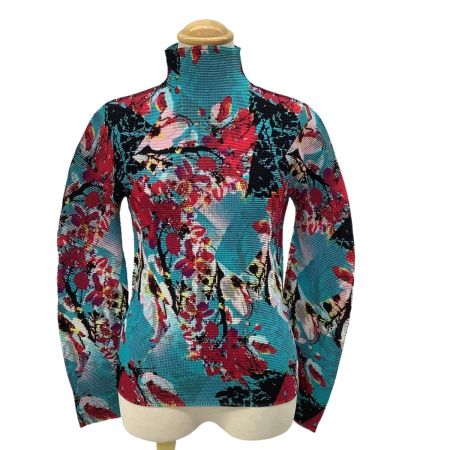 ISSEY MIYAKE ME ワッフルプリーツ  タートルネックカットソー  MI81FJ421 スカイブルー