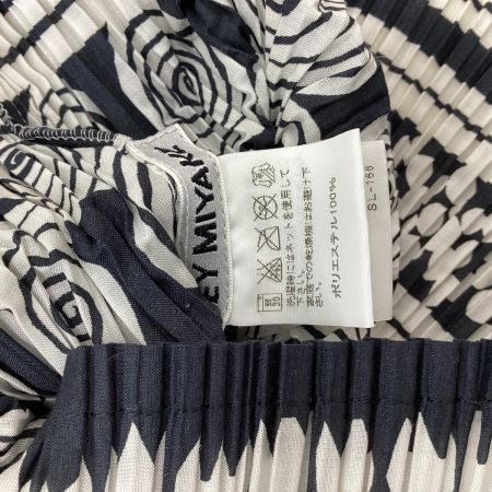 ISSEY MIYAKE イッセイミヤケ プリーツ ノースリーブカットソー SIZE 3 エスニック柄 IM12FJ532 ホワイト