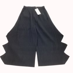 ISSEY MIYAKE イッセイミヤケ 未使用 タグ付き 変形 パンツ  MI04KF389 ブラック Aランク