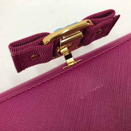  Salvatore Ferragamo サルヴァトーレフェラガモ 長財布　二つ折り　バレッタ 22A900/22 ピンク