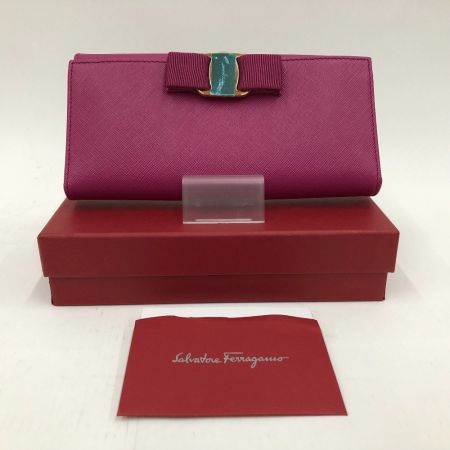  Salvatore Ferragamo サルヴァトーレフェラガモ 長財布　二つ折り　バレッタ 22A900/22 ピンク