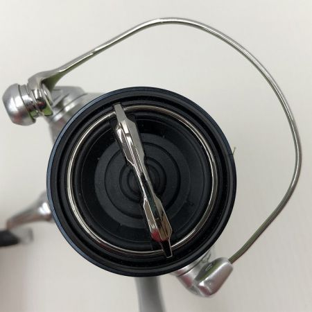  SHIMANO シマノ スピニングリール　ストラディック3000ＭＨＧ 3000MHG