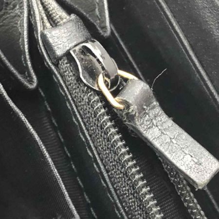  GUCCI グッチ ラウンドファスナー長財布　シルヴィ 476083 ブラック