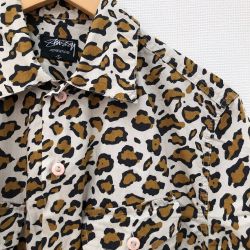 □□ stussy ステューシ メンズ半袖シャツ　レオパード柄　SIZE S  ベージュ Bランク