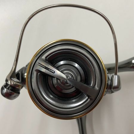  SHIMANO シマノ スピニングリール　18 ステラ C3000XG C3000XG-J