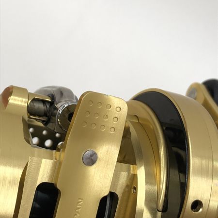  SHIMANO シマノ ベイトリール　15 カルカッタコンクエスト 101HG 101HG